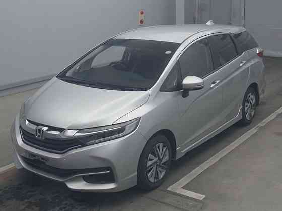 Универсал гибрид Honda Shuttle Hybrid кузов GP7 модификация Hybrid X Москва