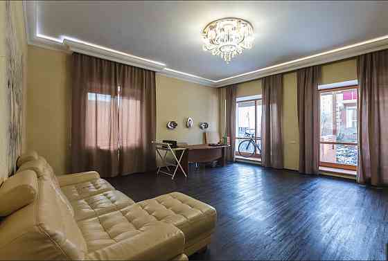 Коттедж 272 м² на участке 4 сот. на продажу в Красноярске Красноярск