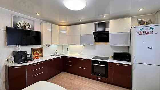 2-комнатная квартира, 66.7 м², 3/10 эт. на продажу в Тюмени Тюмень