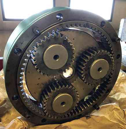 Brevini RPR3067DCT 126 IEC Редуктор поворота Италия Москва