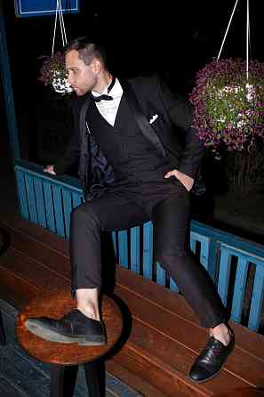 Прокат мужских костюмов и аренда смокингов в Красноярске RoSS Красноярск