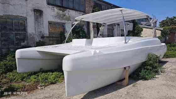 Катамаран прогулочный Кайман-800 на 12-20 человек Туапсе