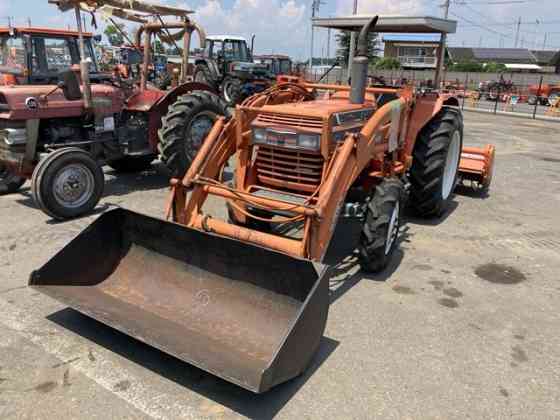 Минитрактор с/х Kubota Sunshine L1 Series L1-33D 4х4 крыша КУН ковш фреза наработка 738 мч Москва