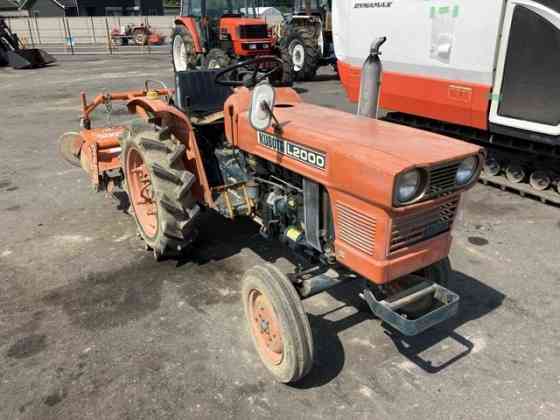 Минитрактор с/х Kubota L2000 4х2 фреза наработка 1103 мч Москва