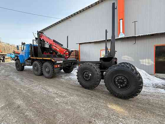 Лесовоз Урал с манипулятором и прицепом роспуском Архангельск