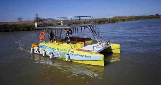 Катамаран Кайман-800 бизнес 2 этажа до 40 человек Ставрополь