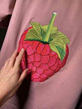 Машинная вышивка на одежде Москва