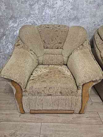 Продам 2 кресла в хорошем состоянии, цена за 1 кресло-5000рублей, цена за 2 кресла-10000 рублей Симферополь