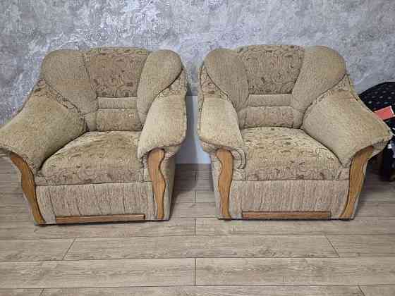 Продам 2 кресла в хорошем состоянии, цена за 1 кресло-5000рублей, цена за 2 кресла-10000 рублей Симферополь