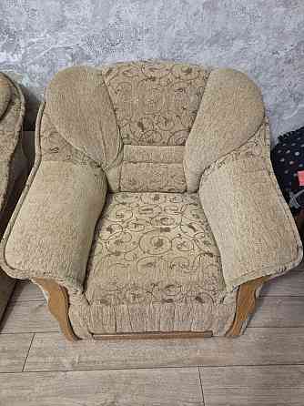 Продам 2 кресла в хорошем состоянии, цена за 1 кресло-5000рублей, цена за 2 кресла-10000 рублей Симферополь