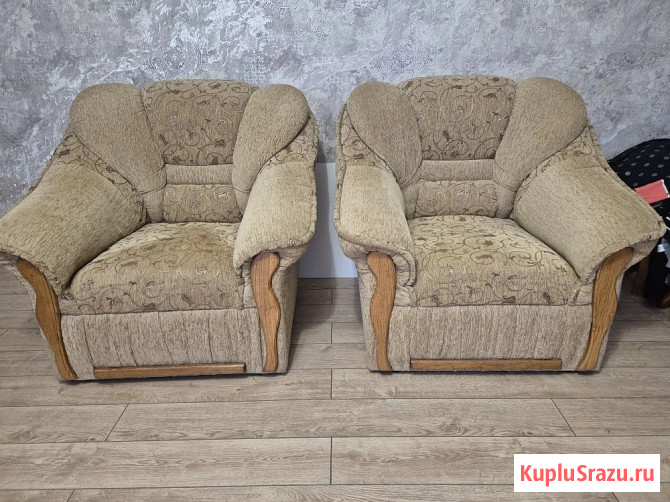 Продам 2 кресла в хорошем состоянии, цена за 1 кресло-5000рублей, цена за 2 кресла-10000 рублей Симферополь - изображение 1