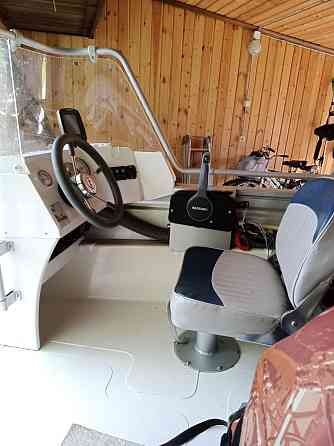 Комплект: Катер UMS-450 c двигателем Сузуки-50 на прицепе Конаково