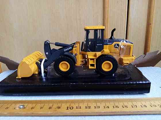 Модель, машинка. фронтальный погрузчик John Deere 544L Саранск