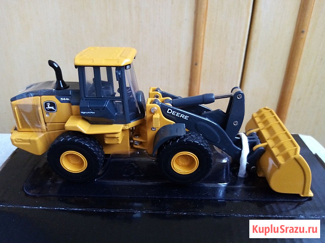 Модель, машинка. фронтальный погрузчик John Deere 544L Саранск - изображение 3