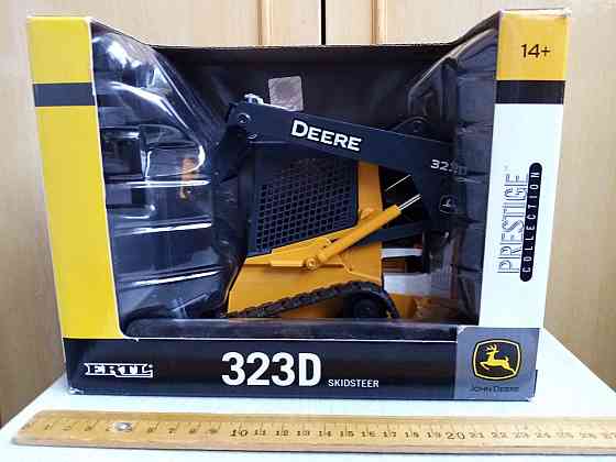 Модель Фронтальный погрузчик John Deere 323 D Саранск