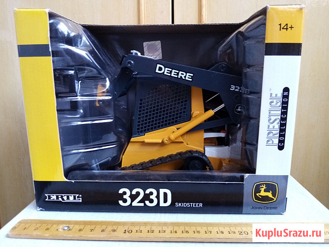 Модель Фронтальный погрузчик John Deere 323 D Саранск - изображение 1