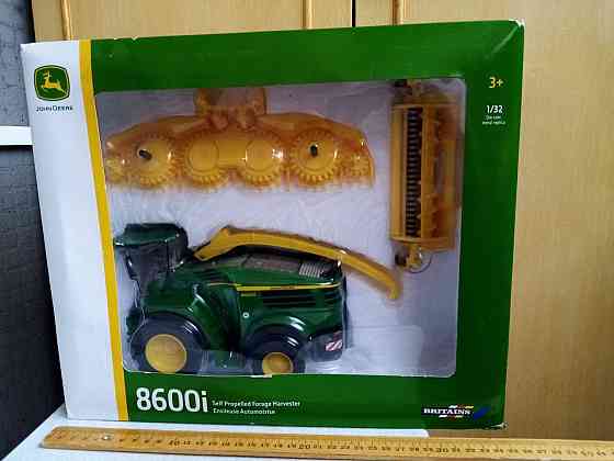 Игрушка, модель -кормоуборочный комбайн John Deere 8600 i Саранск