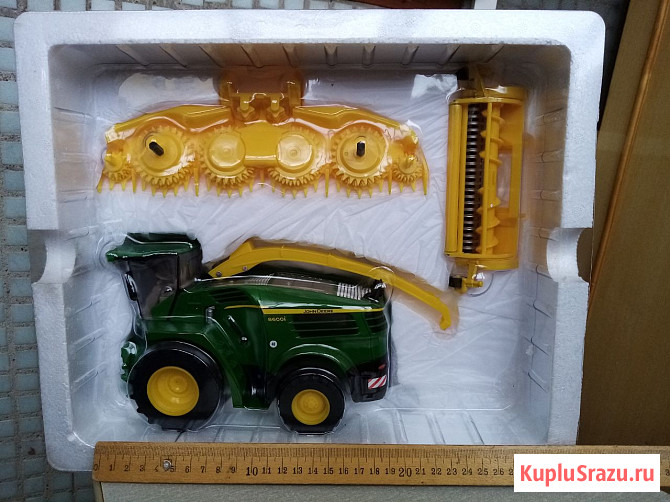 Игрушка, модель -кормоуборочный комбайн John Deere 8600 i Саранск - изображение 2