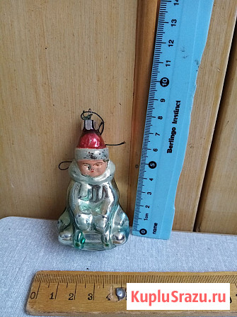 Елочная игрушка мальчик на санках  - изображение 1
