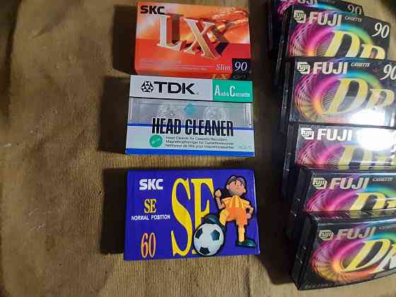 Аудиокассеты новые. 9 штук. Запечатанные Челябинск